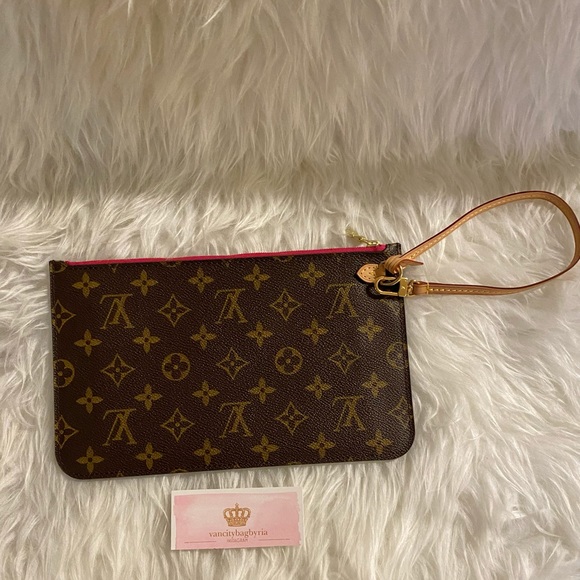 Pouch❤️sold on Ig❤️ - Picture 1 of 9